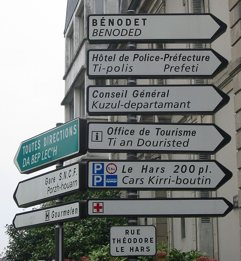 Bilingual Sign in Breton